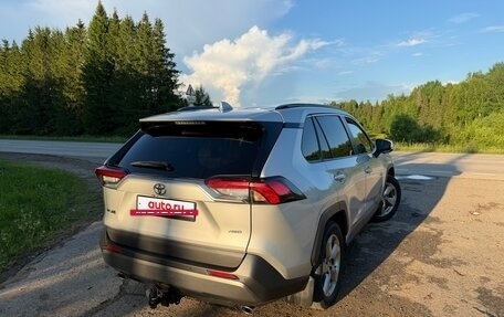 Toyota RAV4, 2021 год, 3 150 000 рублей, 5 фотография