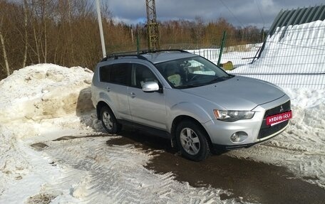 Mitsubishi Outlander III рестайлинг 3, 2010 год, 1 000 000 рублей, 3 фотография