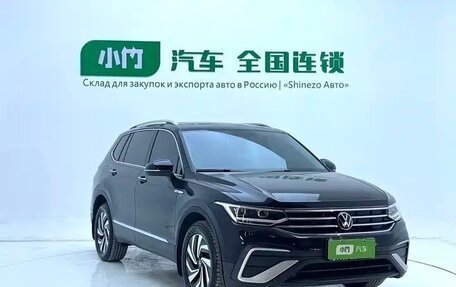Volkswagen Tiguan II, 2023 год, 2 488 000 рублей, 2 фотография