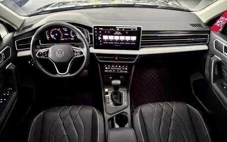Volkswagen Tiguan II, 2023 год, 2 529 000 рублей, 10 фотография