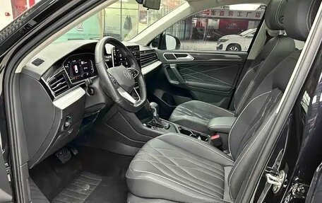 Volkswagen Tiguan II, 2023 год, 2 647 000 рублей, 7 фотография