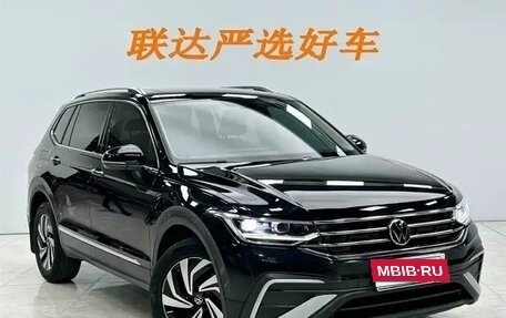 Volkswagen Tiguan II, 2023 год, 2 647 000 рублей, 3 фотография