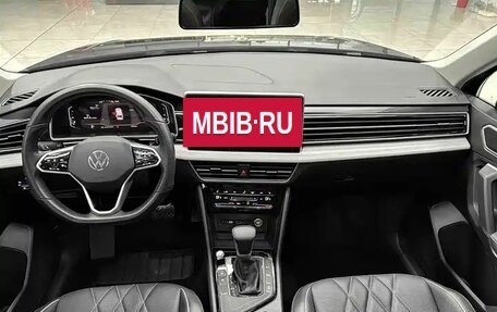 Volkswagen Tiguan II, 2023 год, 2 647 000 рублей, 10 фотография