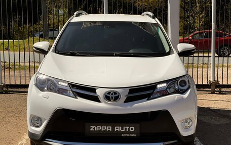 Toyota RAV4, 2015 год, 1 749 000 рублей, 2 фотография