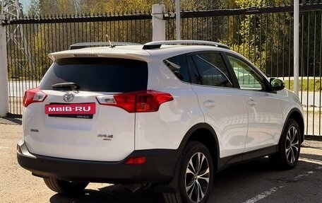 Toyota RAV4, 2015 год, 1 749 000 рублей, 4 фотография