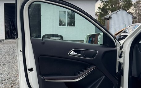 Mercedes-Benz A-Класс, 2015 год, 1 600 000 рублей, 19 фотография