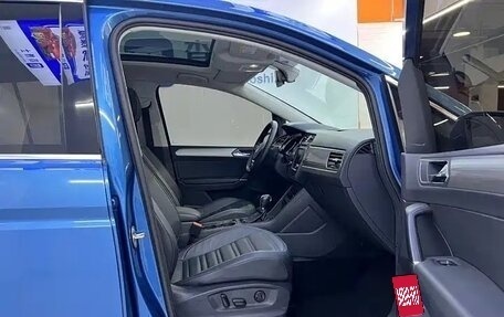 Volkswagen Touran III, 2021 год, 2 520 000 рублей, 9 фотография