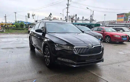Skoda Superb III рестайлинг, 2023 год, 1 900 004 рублей, 3 фотография