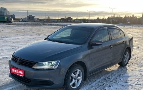 Volkswagen Jetta VI, 2012 год, 700 000 рублей, 3 фотография