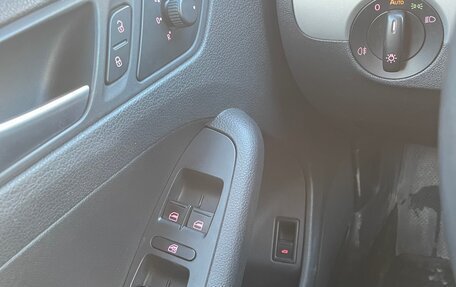 Volkswagen Jetta VI, 2012 год, 700 000 рублей, 17 фотография