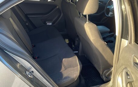 Volkswagen Jetta VI, 2012 год, 700 000 рублей, 13 фотография