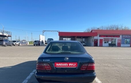 Mercedes-Benz E-Класс, 2000 год, 400 000 рублей, 2 фотография