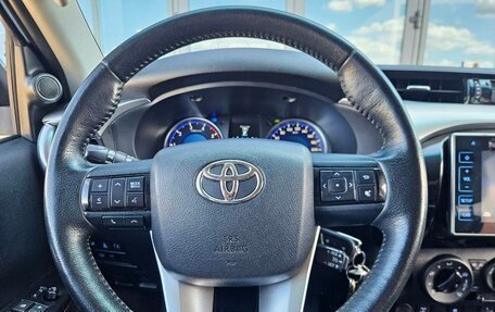 Toyota Hilux VIII, 2019 год, 2 650 000 рублей, 12 фотография