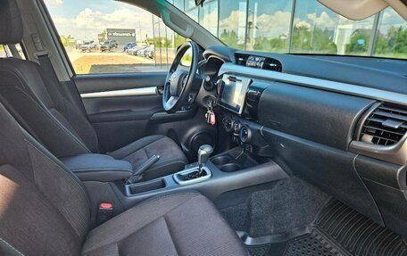 Toyota Hilux VIII, 2019 год, 2 650 000 рублей, 17 фотография