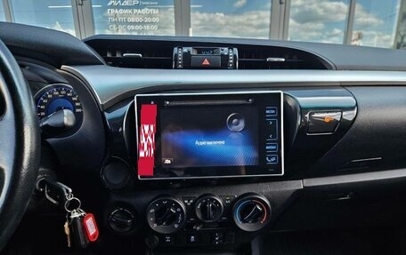 Toyota Hilux VIII, 2019 год, 2 650 000 рублей, 16 фотография