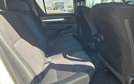 Toyota Hilux VIII, 2019 год, 2 650 000 рублей, 21 фотография