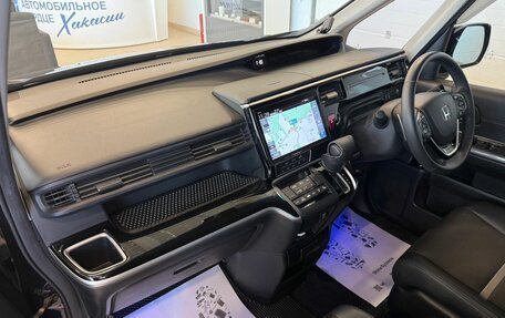 Honda Stepwgn IV, 2019 год, 2 499 900 рублей, 13 фотография