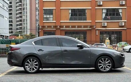 Mazda 3, 2022 год, 1 650 000 рублей, 4 фотография