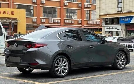 Mazda 3, 2022 год, 1 650 000 рублей, 5 фотография