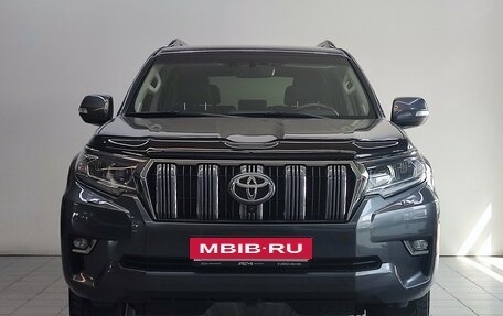 Toyota Land Cruiser Prado 150 рестайлинг 2, 2018 год, 5 850 000 рублей, 2 фотография