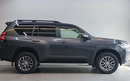 Toyota Land Cruiser Prado 150 рестайлинг 2, 2018 год, 5 850 000 рублей, 4 фотография