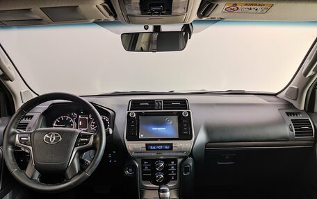Toyota Land Cruiser Prado 150 рестайлинг 2, 2018 год, 5 850 000 рублей, 9 фотография
