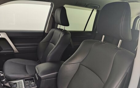 Toyota Land Cruiser Prado 150 рестайлинг 2, 2018 год, 5 850 000 рублей, 17 фотография