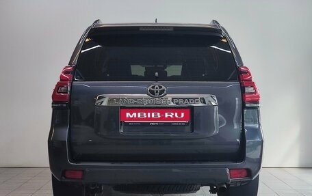 Toyota Land Cruiser Prado 150 рестайлинг 2, 2018 год, 5 850 000 рублей, 6 фотография
