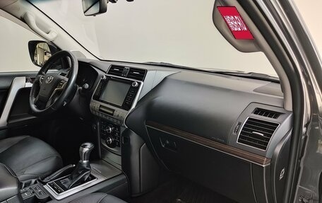 Toyota Land Cruiser Prado 150 рестайлинг 2, 2018 год, 5 850 000 рублей, 14 фотография