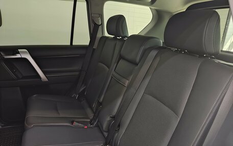 Toyota Land Cruiser Prado 150 рестайлинг 2, 2018 год, 5 850 000 рублей, 20 фотография