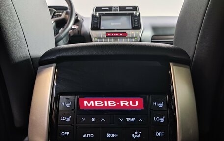 Toyota Land Cruiser Prado 150 рестайлинг 2, 2018 год, 5 850 000 рублей, 29 фотография
