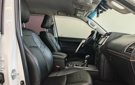 Toyota Land Cruiser Prado 150 рестайлинг 2, 2019 год, 5 255 000 рублей, 22 фотография