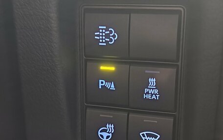 Toyota Land Cruiser Prado 150 рестайлинг 2, 2019 год, 5 255 000 рублей, 30 фотография