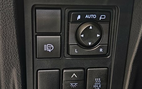 Toyota Land Cruiser Prado 150 рестайлинг 2, 2019 год, 5 255 000 рублей, 29 фотография