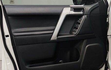 Toyota Land Cruiser Prado 150 рестайлинг 2, 2019 год, 5 255 000 рублей, 36 фотография