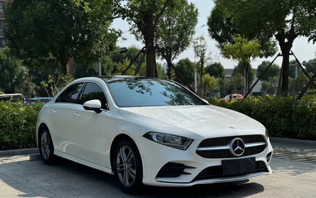 Mercedes-Benz A-Класс, 2022 год, 2 168 000 рублей, 2 фотография
