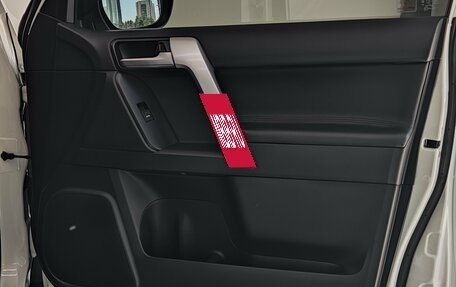 Toyota Land Cruiser Prado 150 рестайлинг 2, 2019 год, 5 255 000 рублей, 37 фотография