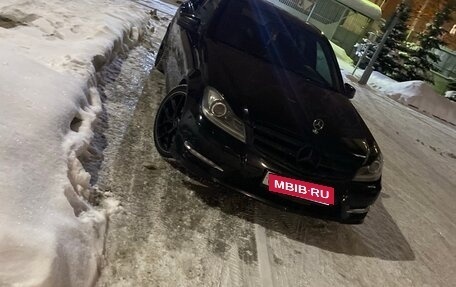Mercedes-Benz C-Класс, 2012 год, 1 100 000 рублей, 1 фотография
