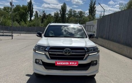 Toyota Land Cruiser 200, 2019 год, 7 200 000 рублей, 1 фотография