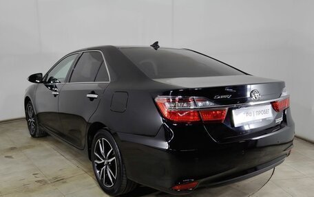 Toyota Camry, 2018 год, 2 315 000 рублей, 5 фотография