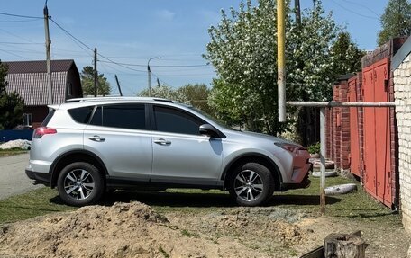 Toyota RAV4, 2018 год, 2 680 000 рублей, 2 фотография