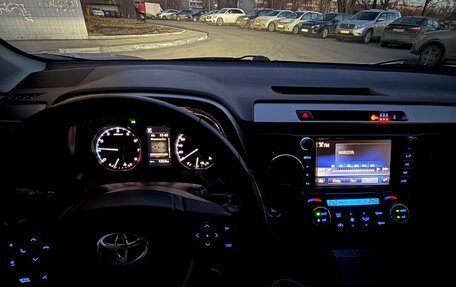 Toyota RAV4, 2018 год, 2 680 000 рублей, 11 фотография