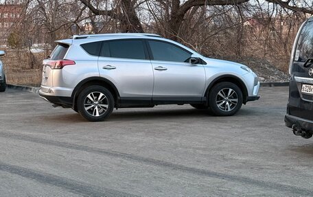 Toyota RAV4, 2018 год, 2 680 000 рублей, 10 фотография