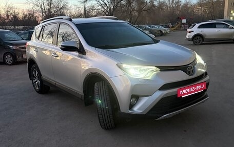 Toyota RAV4, 2018 год, 2 680 000 рублей, 12 фотография