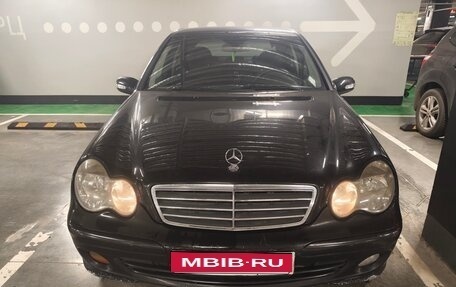 Mercedes-Benz C-Класс, 2004 год, 375 000 рублей, 1 фотография
