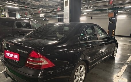 Mercedes-Benz C-Класс, 2004 год, 375 000 рублей, 3 фотография