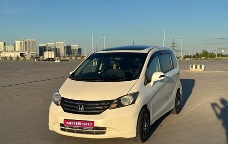 Honda Freed I, 2010 год, 820 000 рублей, 1 фотография