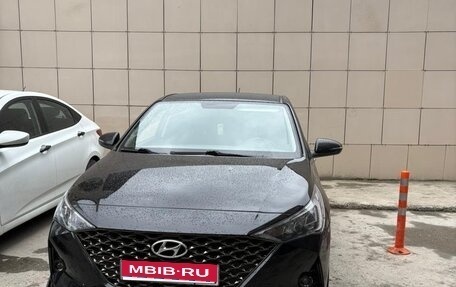 Hyundai Solaris II рестайлинг, 2021 год, 1 600 000 рублей, 1 фотография