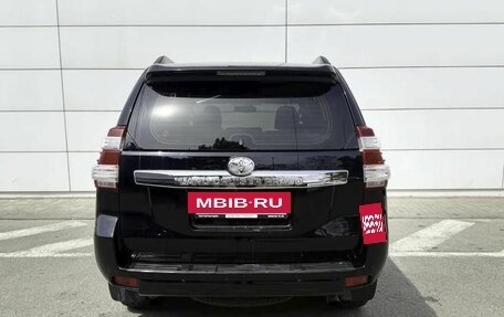 Toyota Land Cruiser Prado 150 рестайлинг 2, 2014 год, 2 940 000 рублей, 6 фотография