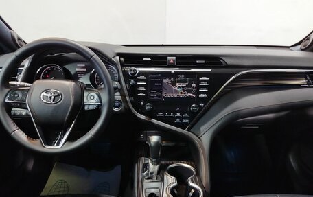 Toyota Camry, 2019 год, 2 700 000 рублей, 15 фотография